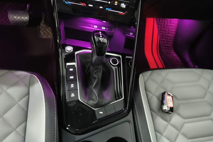 Used Volkswagen Tayron 2023 330TSI Two-Wheel-Drive Luxury Plus Advanced Version Gear Lever