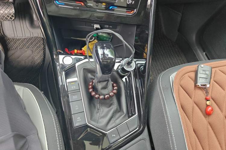 Used Volkswagen Tayron 2023 330TSI Two-Wheel-Drive Luxury Plus Advanced Version Gear Lever