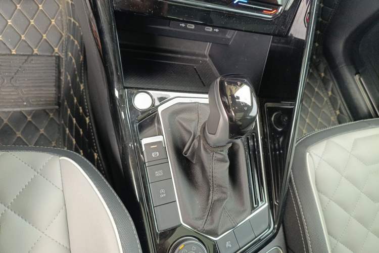 Used Volkswagen Tayron 2023 380TSI Four-Wheel Drive R-Line High-Energy Version Gear Lever