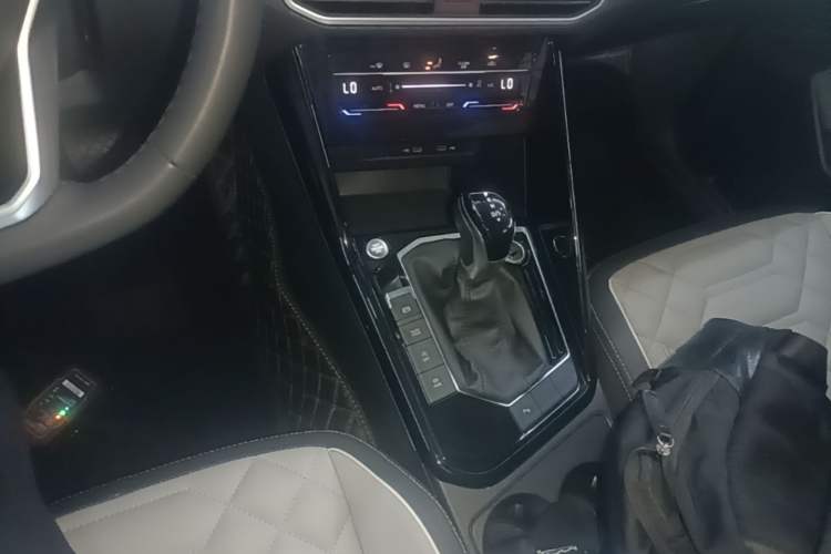 Used Volkswagen Tayron 2023 330TSI Two-Wheel-Drive Luxury Plus Advanced Version Gear Lever