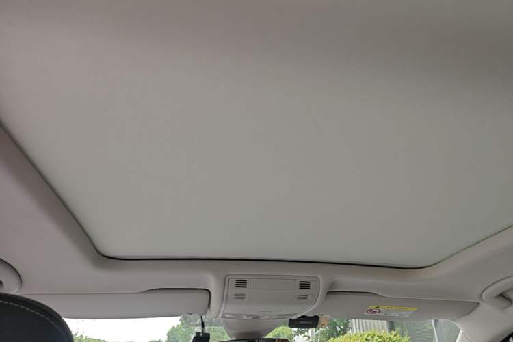 Used Volkswagen Tayron 2023 330TSI Two-Wheel-Drive Luxury Plus Advanced Version Headliner