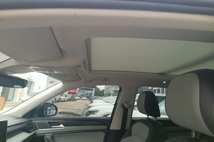 Used Volkswagen Tayron 2023 300TSI Two-Wheel-Drive Luxury Plus Advanced Edition Headliner