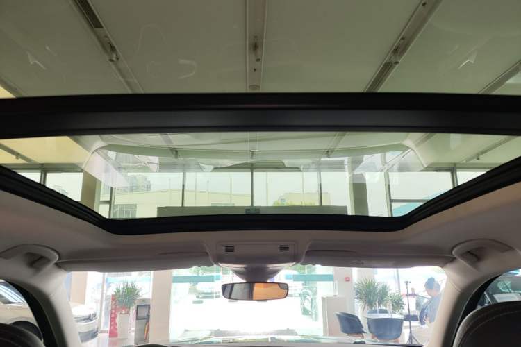Used Volkswagen Tayron 2023 300TSI Two-Wheel-Drive Luxury Plus Advanced Edition Headliner