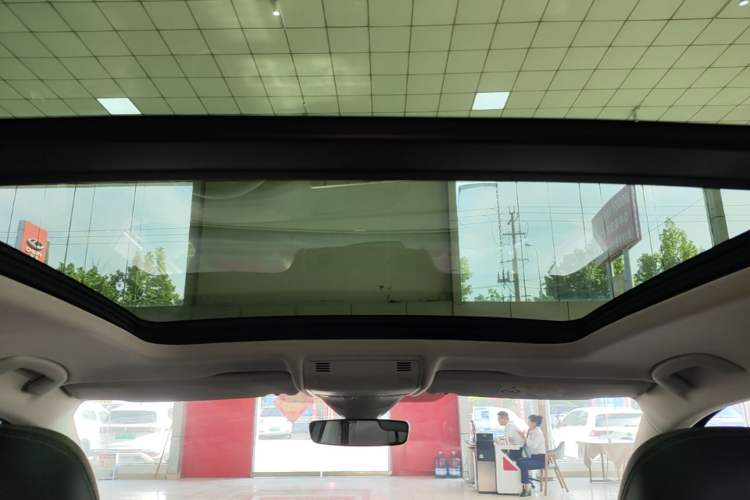Used Volkswagen Tayron 2023 300TSI Two-Wheel-Drive Luxury Plus Advanced Edition Headliner