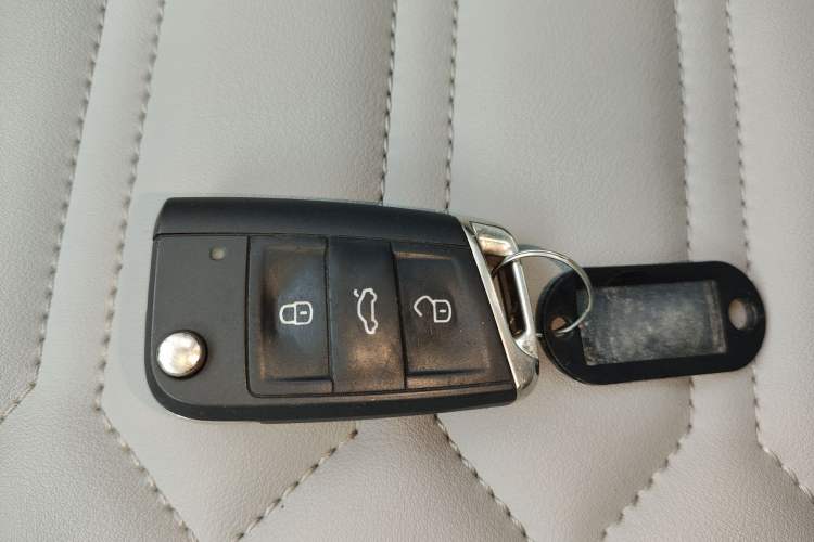 Used Volkswagen Tayron 2023 300TSI Two-Wheel-Drive Luxury Plus Advanced Edition Interior 1