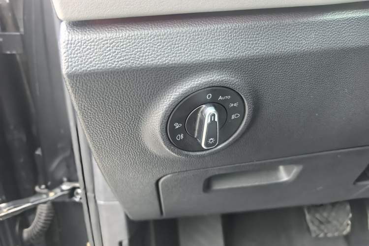 Used Volkswagen Tayron 2023 Revised Version 380TSI All-Wheel Drive R-Line High-Energy Edition Interior 6