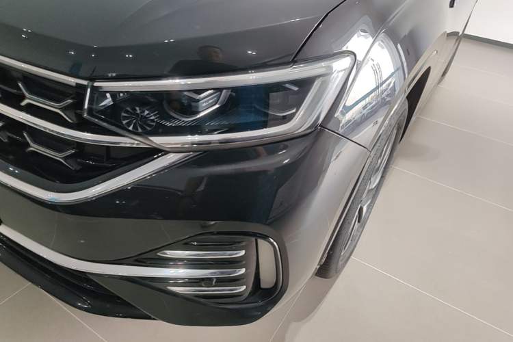 Used Volkswagen Tayron 2023 330TSI Two-Wheel-Drive R-Line High-Energy Version Left Front Headlight