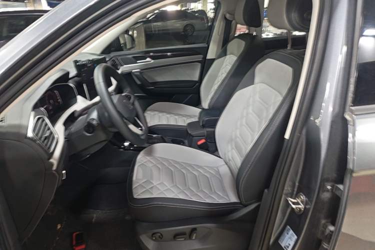 Used Volkswagen Tayron 2023 330TSI Two-Wheel-Drive Luxury Plus Advanced Version Left Front Seat