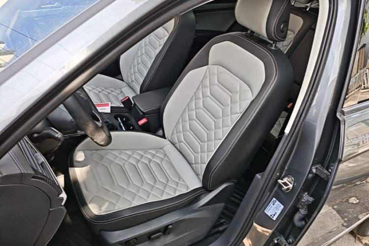 Used Volkswagen Tayron 2023 300TSI Two-Wheel-Drive Luxury Plus Advanced Edition Left Front Seat