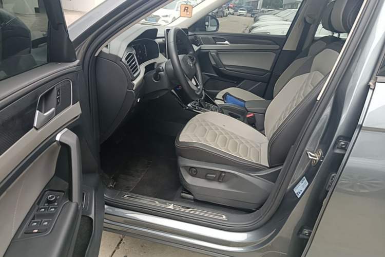 Used Volkswagen Tayron 2023 300TSI Two-Wheel-Drive Luxury Plus Advanced Edition Left Front Seat