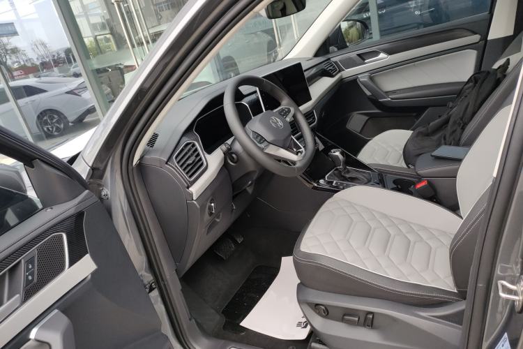 Used Volkswagen Tayron 2023 300TSI Two-Wheel-Drive Luxury Plus Advanced Edition Left Front Seat