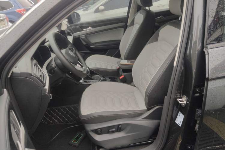 Used Volkswagen Tayron 2023 330TSI Two-Wheel-Drive Luxury Plus Advanced Version Left Front Seat