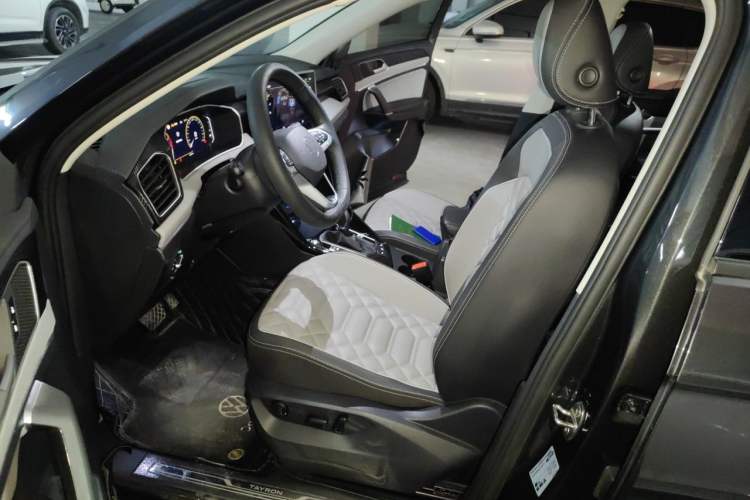 Used Volkswagen Tayron 2023 330TSI Two-Wheel-Drive Luxury Plus Advanced Version Left Front Seat