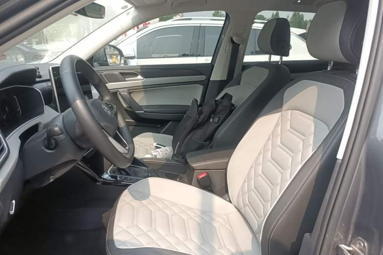 Used Volkswagen Tayron 2023 300TSI Two-Wheel-Drive Luxury Plus Advanced Edition Left Front Seat