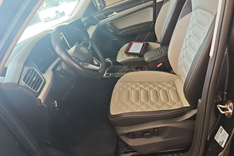 Used Volkswagen Tayron 2023 330TSI Two-Wheel-Drive Luxury Plus Advanced Version Left Front Seat