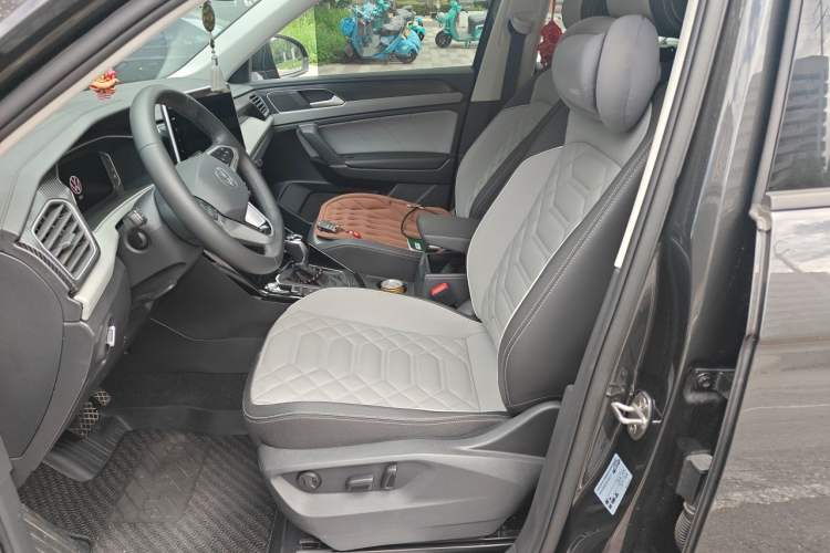 Used Volkswagen Tayron 2023 330TSI Two-Wheel-Drive Luxury Plus Advanced Version Left Front Seat