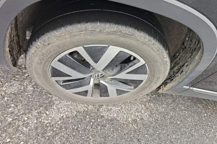 Used Volkswagen Tayron 2023 330TSI Two-Wheel-Drive Luxury Plus Advanced Version Left Front Wheel Hub