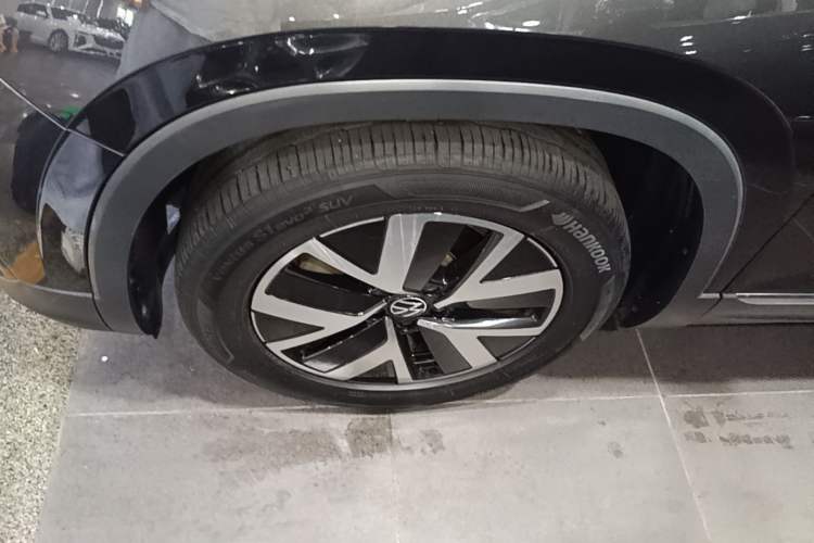 Used Volkswagen Tayron 2023 330TSI Two-Wheel-Drive Luxury Plus Advanced Version Left Front Wheel Hub