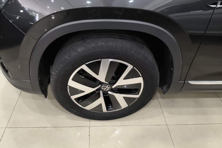 Used Volkswagen Tayron 2023 330TSI Two-Wheel-Drive Luxury Plus Advanced Version Left Front Wheel Hub
