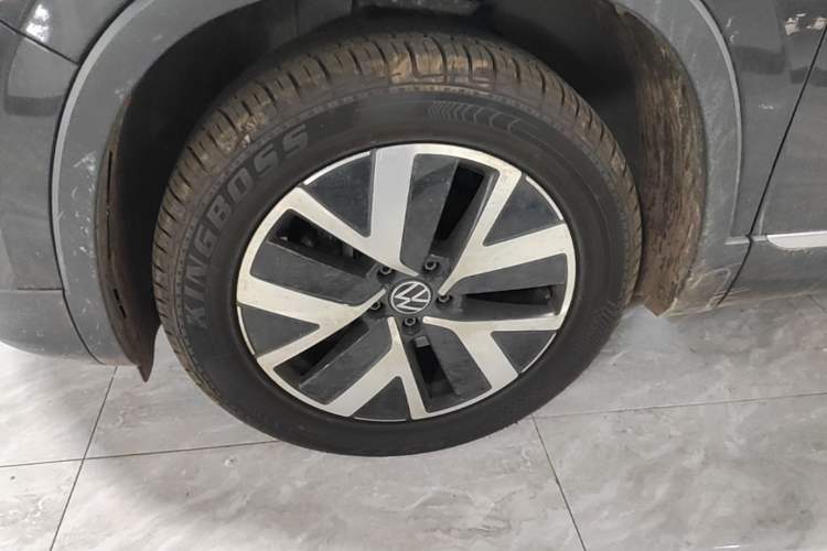 Used Volkswagen Tayron 2023 330TSI Two-Wheel-Drive Luxury Plus Advanced Version Left Front Wheel Hub