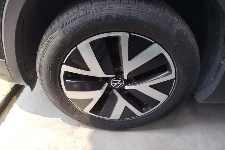 Used Volkswagen Tayron 2023 330TSI Two-Wheel-Drive Luxury Plus Advanced Version Left Front Wheel Hub