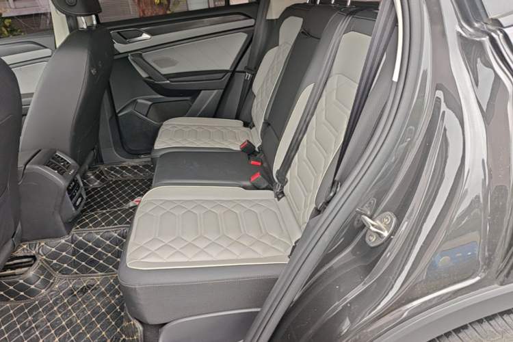 Used Volkswagen Tayron 2023 330TSI Two-Wheel-Drive Luxury Plus Advanced Version Left Rear Seat