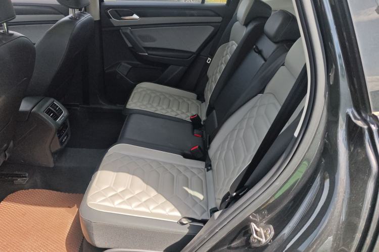 Used Volkswagen Tayron 2023 330TSI Two-Wheel-Drive Luxury Plus Advanced Version Left Rear Seat