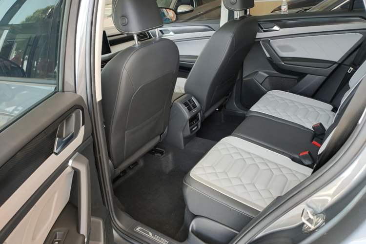 Used Volkswagen Tayron 2023 300TSI Two-Wheel-Drive Luxury Plus Advanced Edition Left Rear Seat