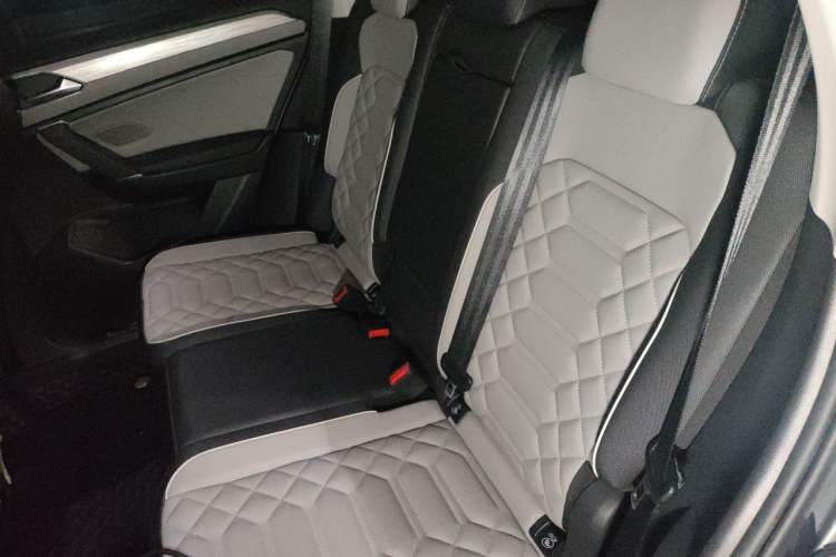 Used Volkswagen Tayron 2023 330TSI Two-Wheel-Drive R-Line High-Energy Version Left Rear Seat