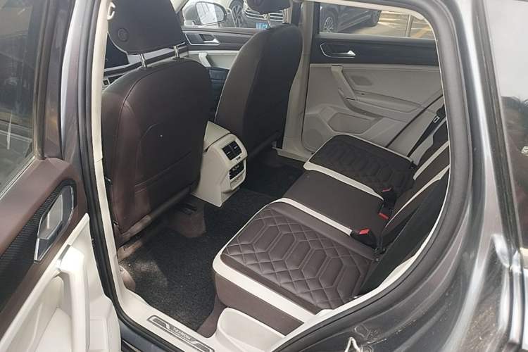 Used Volkswagen Tayron  Left Rear Seat