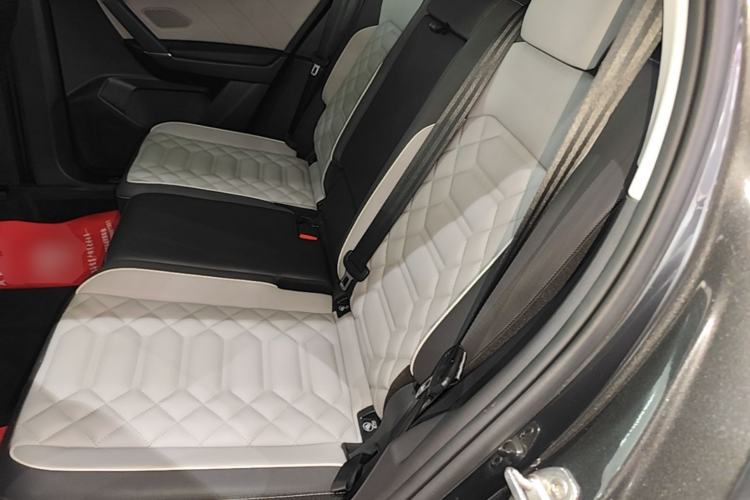 Used Volkswagen Tayron 2023 Revised Version 380TSI All-Wheel Drive R-Line High-Energy Edition Left Rear Seat