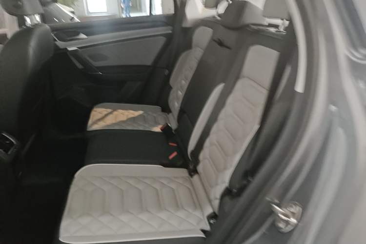 Used Volkswagen Tayron 2023 330TSI Two-Wheel-Drive Luxury Plus Advanced Version Left Rear Seat