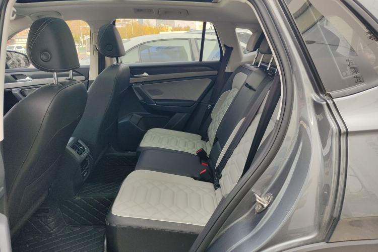 Used Volkswagen Tayron 2023 300TSI Two-Wheel-Drive Luxury Plus Advanced Edition Left Rear Seat
