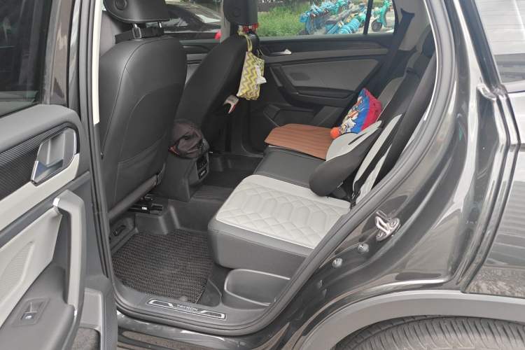 Used Volkswagen Tayron 2023 330TSI Two-Wheel-Drive Luxury Plus Advanced Version Left Rear Seat