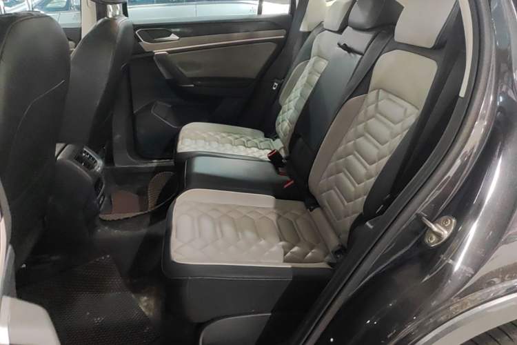 Used Volkswagen Tayron 2023 330TSI Two-Wheel-Drive Luxury Plus Advanced Version Left Rear Seat