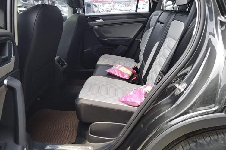 Used Volkswagen Tayron 2023 330TSI Two-Wheel-Drive Luxury Plus Advanced Version Left Rear Seat