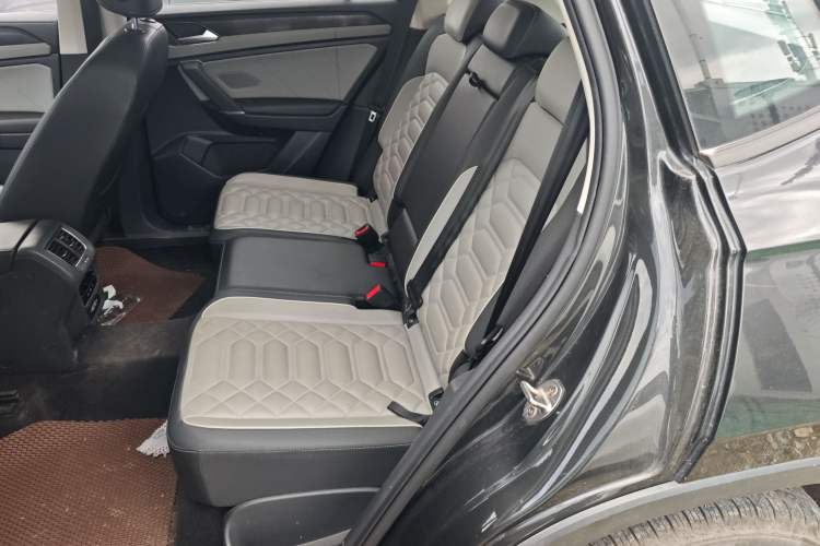 Used Volkswagen Tayron 2023 330TSI Two-Wheel-Drive Luxury Plus Advanced Version Left Rear Seat