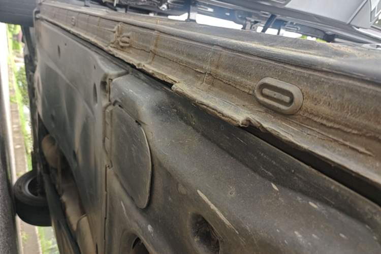 Used Volkswagen Tayron 2023 330TSI Two-Wheel-Drive Luxury Plus Advanced Version Left Side Sill