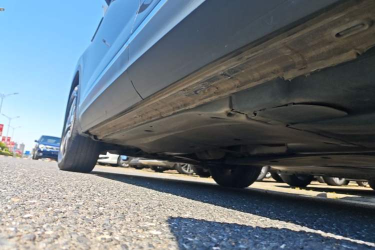 Used Volkswagen Tayron 2023 330TSI Two-Wheel-Drive Luxury Plus Advanced Version Left Side Sill