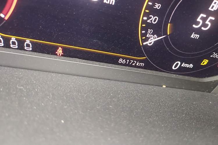 Used Volkswagen Tayron  Odometer Close Up