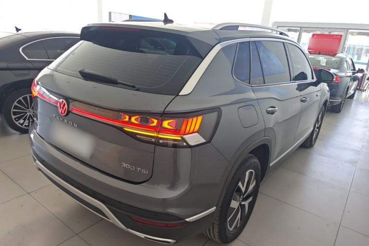 Used Volkswagen Tayron 2023 300TSI Two-Wheel-Drive Luxury Plus Advanced Edition Rear Right 45 Deg