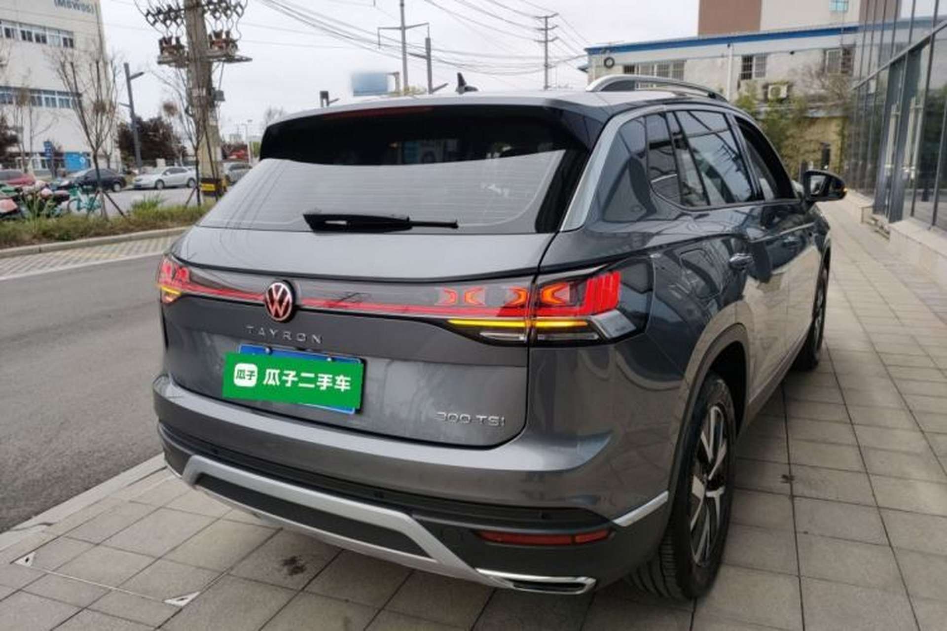 Used Volkswagen Tayron 2023 300TSI Two-Wheel-Drive Luxury Plus Advanced Edition Rear Right 45 Deg