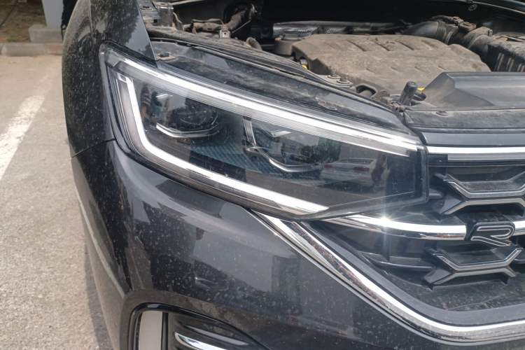 Used Volkswagen Tayron 2023 330TSI Two-Wheel-Drive R-Line High-Energy Version Right Front Headlight