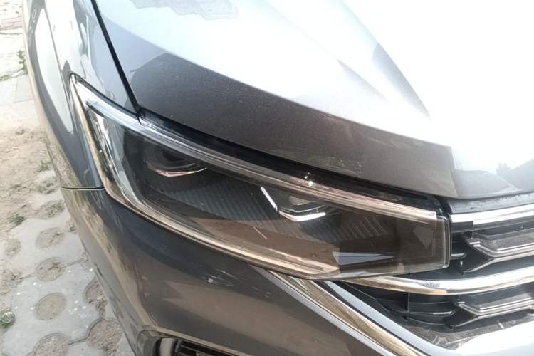 Used Volkswagen Tayron 2023 300TSI Two-Wheel-Drive Luxury Plus Advanced Edition Right Front Headlight