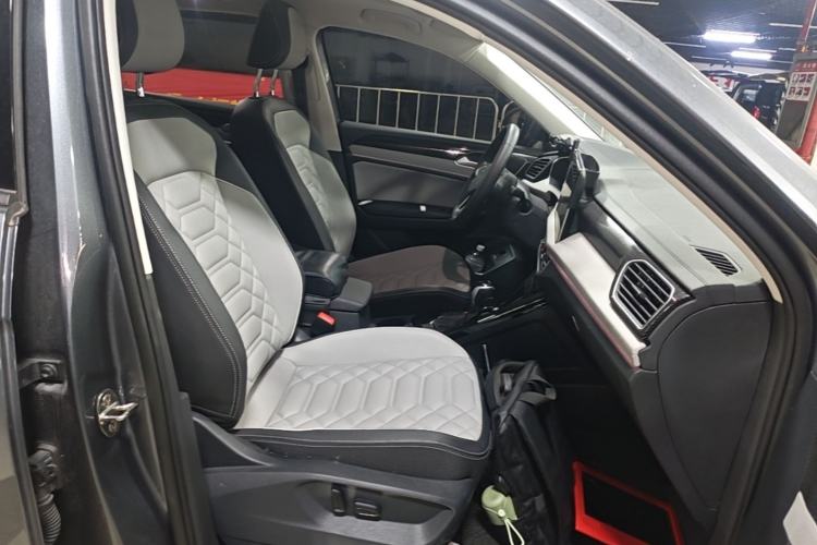 Used Volkswagen Tayron 2023 330TSI Two-Wheel-Drive Luxury Plus Advanced Version Right Front Seat