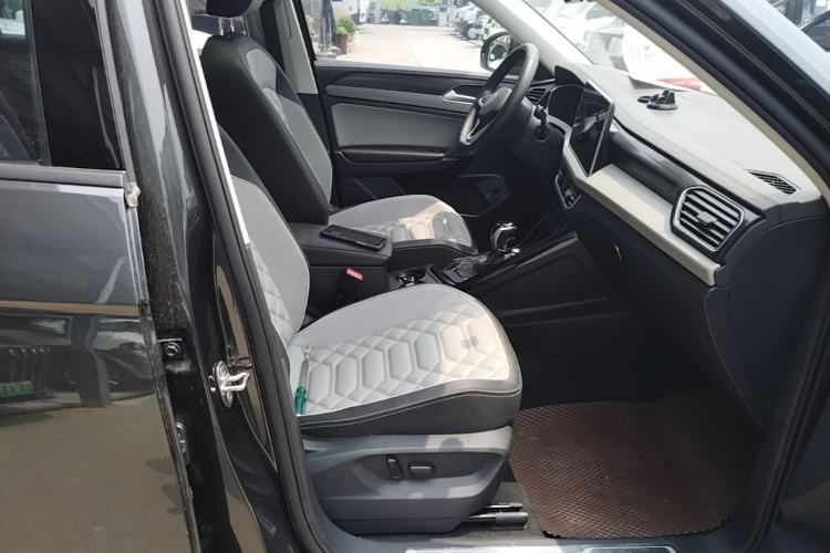 Used Volkswagen Tayron 2023 330TSI Two-Wheel-Drive Luxury Plus Advanced Version Right Front Seat