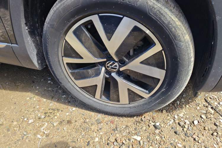 Used Volkswagen Tayron 2023 330TSI Two-Wheel-Drive Luxury Plus Advanced Version Right Front Wheel Hub