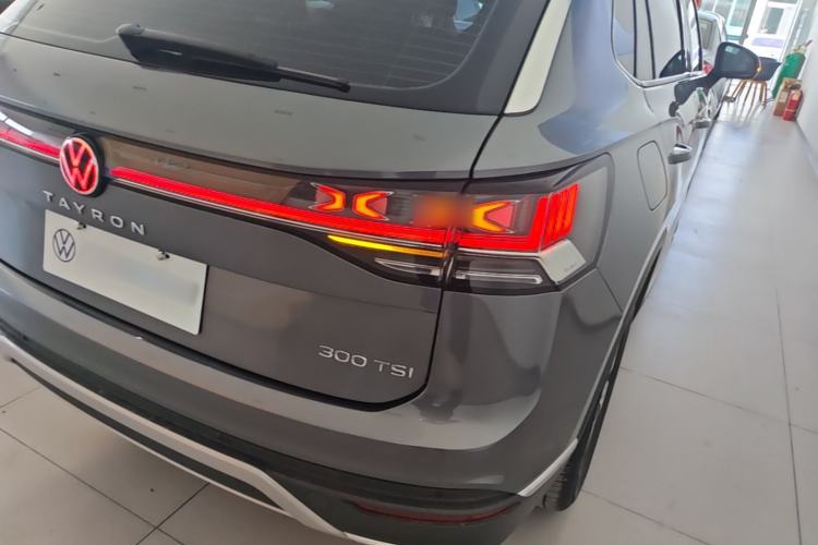 Used Volkswagen Tayron 2023 300TSI Two-Wheel-Drive Luxury Plus Advanced Edition Right Rear Taillight