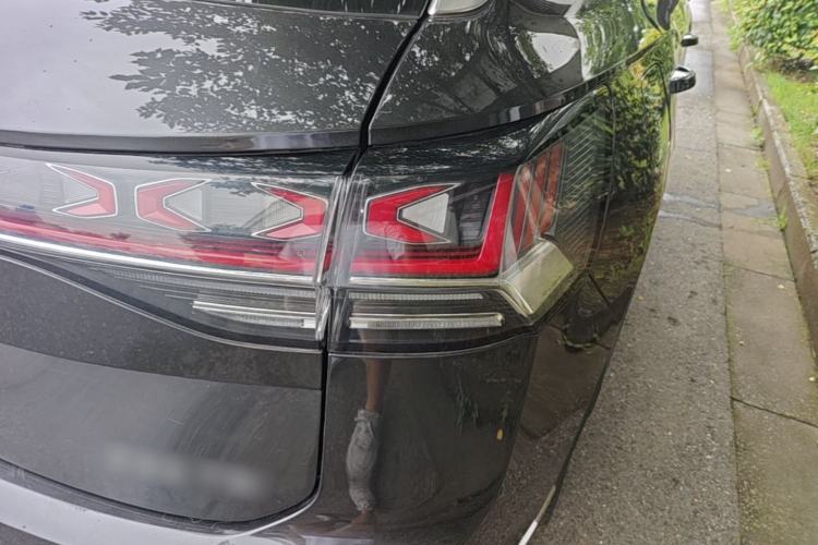 Used Volkswagen Tayron 2023 330TSI Two-Wheel-Drive Luxury Plus Advanced Version Right Rear Taillight