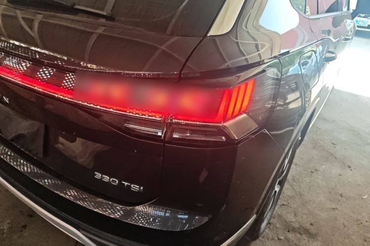 Used Volkswagen Tayron 2023 330TSI Two-Wheel-Drive Luxury Plus Advanced Version Right Rear Taillight